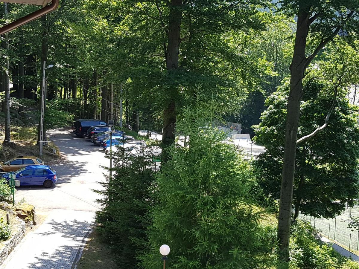Dom Wczasowy Przy Skalkach Sklářská Poruba Exteriér fotografie